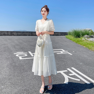 白色连衣裙2024新款女夏季V领蕾丝拼接法式优雅气质高级感长裙子