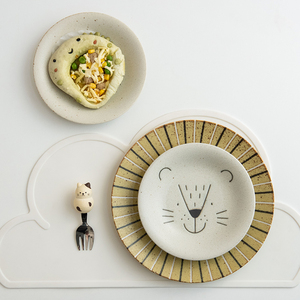 日本进口可爱刺猬海报狮子卡通儿童陶瓷餐具圆盘深盘马克杯早餐盘