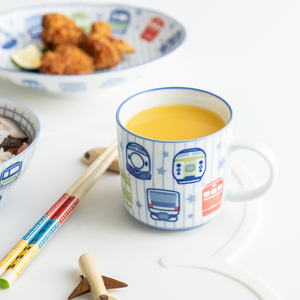 日本进口彩色卡通小火车釉下彩陶瓷儿童餐具饭碗面碗深盘马克杯