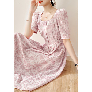 夏季粉色温柔风仙女气质方领泡泡袖收腰显瘦大摆提花度假风连衣裙