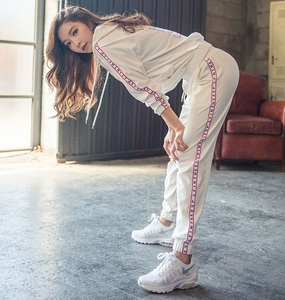 韩国白色运动套装女时尚洋气网红瑜伽服健身房速干宽松休闲跑步服