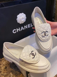 Chanel/香奈儿乐福女鞋羊皮菱格大Cc书包扣粗跟单鞋黑白色两色
