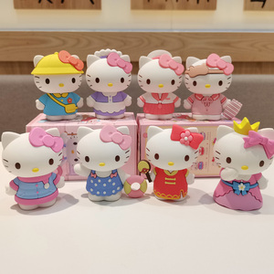 正版三丽鸥名创优品哈喽hellokitty玩具手办公仔可爱猫咪摆件盲盒