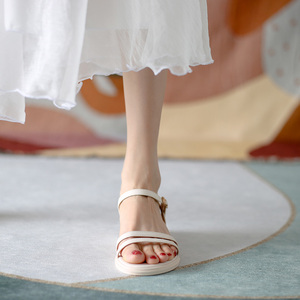2024年新款夏季百搭平底简约仙女风罗马鞋学生白色韩版气质凉鞋子