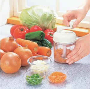 日本进口宝宝辅食手动食物打碎器 蔬菜水果粉碎机 手摇切菜器