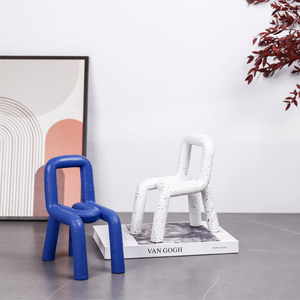 现代简约小椅子树脂摆件创意家居样板间售楼部客厅电视柜桌面装饰