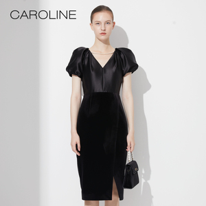 CAROLINE 商场同款 春季新款V领项链开叉包臀短袖连衣裙O601702E