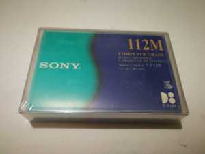 索尼SONY D8-112 录像带摄像录相磁带数据带D8 Hi8 V8 8mm QG112M