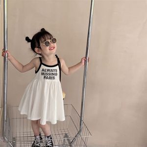 夏季女童吊带连衣裙宝宝洋气背心裙儿童韩版字母印花时髦可爱裙子