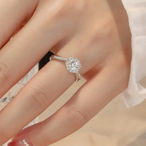 新品莫桑石钻戒925纯银戒指白金AU750铂金指环结婚求婚复古豪镶