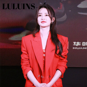 LULUINS明星李沁同款红色西装外套时尚衣服休闲气质女神西服上衣