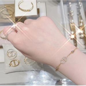 新款代购Dior迪奥手链镶钻CD字母金色正品手环女士珍珠情侣礼手饰
