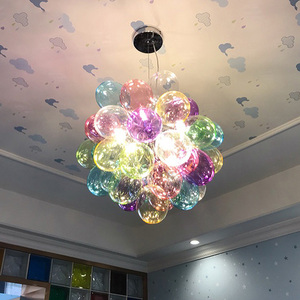 北欧设计师玻璃泡泡儿童房简约吊灯现代彩色卧室餐厅服装店气球灯