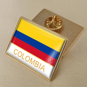 长方形语言国旗徽章订制 哥伦比亚旗帜胸章订做 金属滴胶襟章定做
