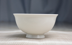 唐山产出日本高档骨质瓷纯色日式高脚米饭碗家用高级餐碗限量促销