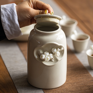白瓷手工捏花茶叶罐陶瓷创意茶叶包装罐密封罐家用储茶罐大号茶盒