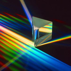 光学玻璃三棱镜彩虹拍照摄影道具万花筒折射七色学生实验玩具礼物