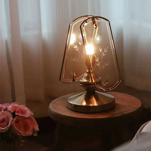 美式复古高级台灯充电氛围怀旧礼物法式刻花玻璃主卧床头中古灯