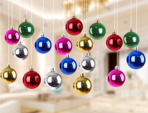 圣诞球圣诞树装饰品亮光大球电镀彩色球吊球商场酒吧店面吊顶布置