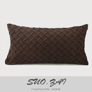 现代简约 样板房软装抱枕沙发靠垫 深咖啡色皮绒手工编织腰枕