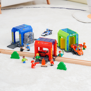 仿真塑料警察局套装兼容木质火车轨道玩具警察捉小偷积木套装拼装