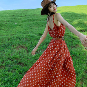 波西米亚复古长裙女大西北草原旅游吊带连衣裙夏度假红色波点裙子