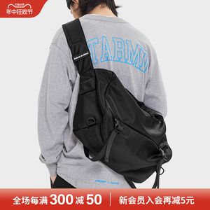 LIVEBOX日系大容量斜挎包男运动健身包潮工装机能邮差包单肩背包