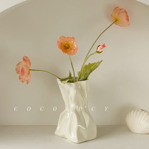 创意奶油风陶瓷折纸褶皱小花瓶摆件客厅餐桌插花小众高级感装饰品