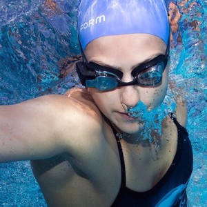 FORM游泳镜智能显示游泳护目眼镜实时跟踪指标运动员专用男女通用
