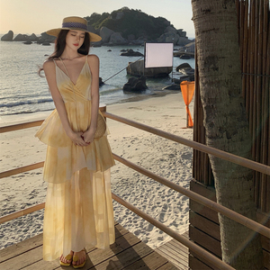 黄色雪纺吊带连衣裙女夏氛围感海边度假沙滩长裙日落仙女蛋糕裙子