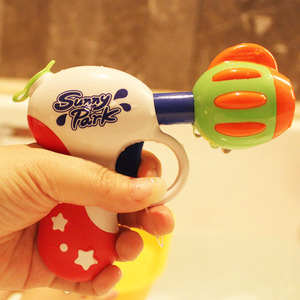 日本Toyroyal皇室沙滩玩具 宝宝玩具水枪3-6周岁 儿童洗澡玩具