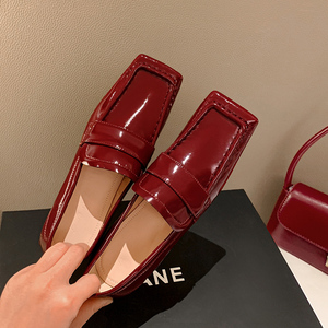 酒红色单鞋女春季2024新款漆皮中跟粗跟时尚女鞋方头妈妈鞋百搭潮