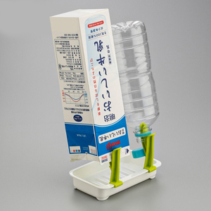 日本婴儿奶瓶沥水架塑料瓶子杯盖水杯晾干外出旅行折叠便携置物架