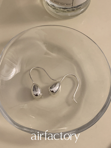 AirFactory 夏日清爽小水滴造型 简约银质 长型耳钉耳饰