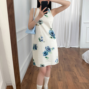 白色亚麻印花A字连衣裙女夏季新款时尚花朵无袖修身背心短裙子