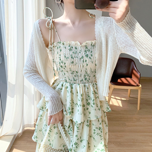 茶歇法式绿色碎花吊带连衣裙两件套装夏季蛋糕裙度假风海边沙滩裙
