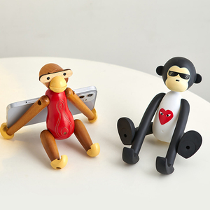 可爱创意北欧木质猴子手机架支架摆件办公室工位桌面装饰摆设礼物