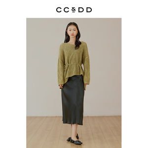 CCDD2024春季新款女装时尚宽松橄榄绿立体镂空V领长袖针织套衫