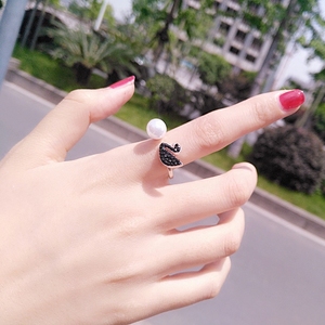 S925银时尚黑天鹅戒指女珍珠锆石开口食指环个性搭配情侣生日礼物
