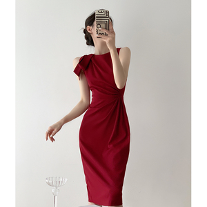 赫本风红色连衣裙法式夏季女复古高级感无袖背心领证订婚小红裙