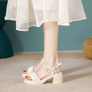 凉鞋女2024今年新款夏季配裙子法式时装一字带仙女风粗跟高跟鞋子