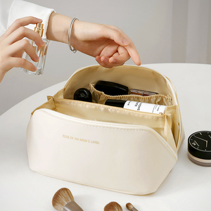 化妆包女便携式收纳大容量2023新款高级感旅行化妆品防水洗漱袋