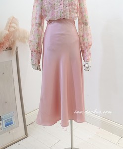 粉色仙气鱼尾裙丝光绸面高级感a字半身裙中长款高腰垂感裙子伞裙