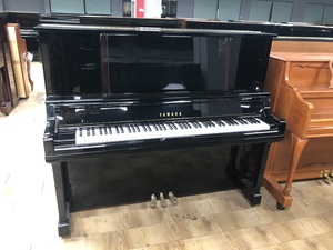Yamaha 雅马哈钢琴UX300高度131厘米大米字背原装进口演奏系列