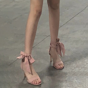 绑带凉鞋女2024年夏季新款气质粉色绝美仙女风配裙子一字带高跟鞋