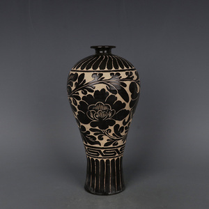 宋代磁州窑雕刻黑釉缠子莲梅瓶仿古瓷器玩摆件董老货物出土收藏品