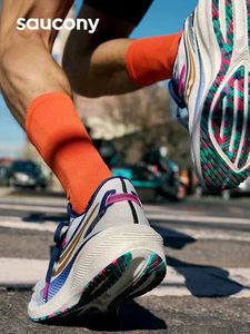 Saucony索康尼新款TRIUMPH胜利20马拉松透气跑鞋男女缓震跑步鞋