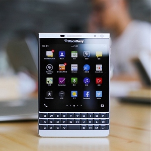 黑莓 Passport Q30护照二代全键盘4G手机 BlackBerry/黑莓 DTEK50