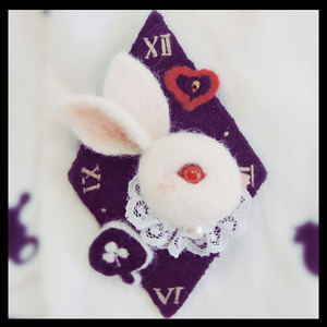 可可肚子原创爱丽丝三月兔子先生lolita裙子配饰羊毛毡胸针现货