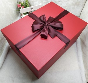 高档超大号长方形商务礼品盒红色礼服婚纱外套西装盒子礼物包装盒